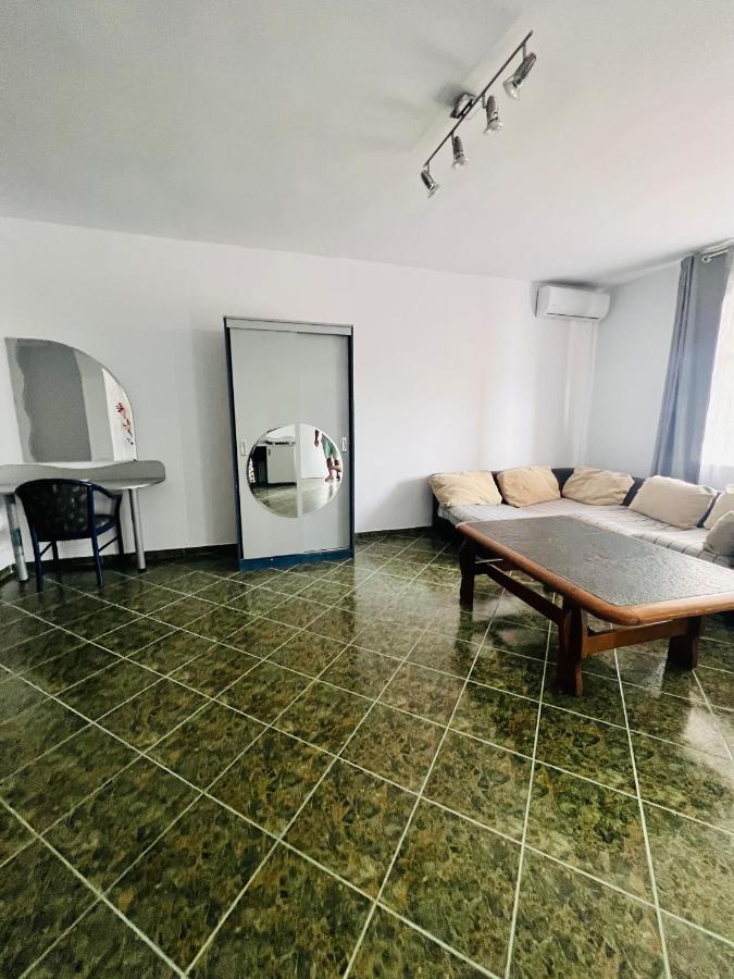 Hypnotic Villa Piteşti Exterior foto