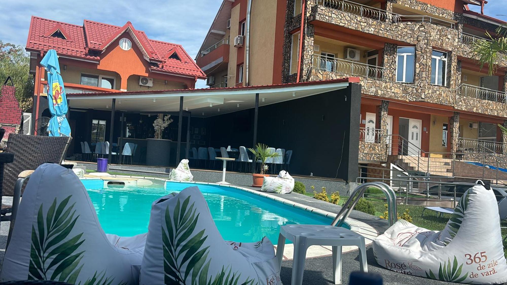Hypnotic Villa Piteşti Exterior foto
